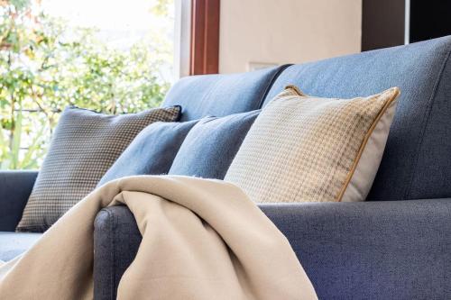 A seating area at enJoy Home - Attico con idromassaggio e garage - zona Sant'Antonio