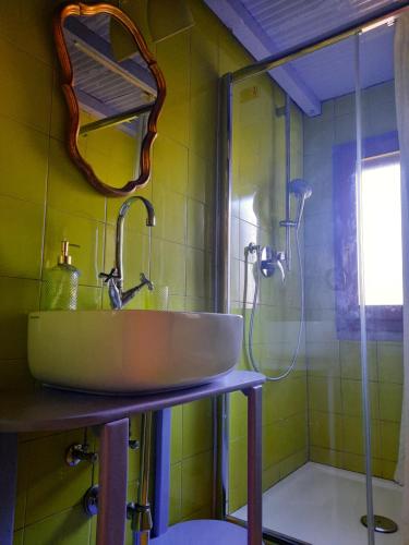 Bilik mandi di La Maison Deux