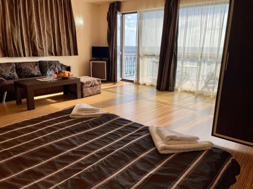 Gallery image of At the American's Hotel in Pomorie