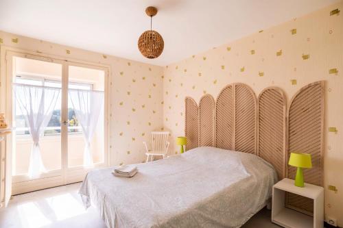 Photo de la galerie de l'établissement Flat With Loggia At 10min From The Beach, à Hyères