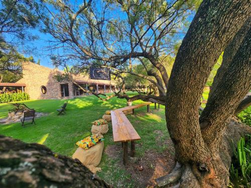 Taman di luar The Venue Country Hotel & Spa