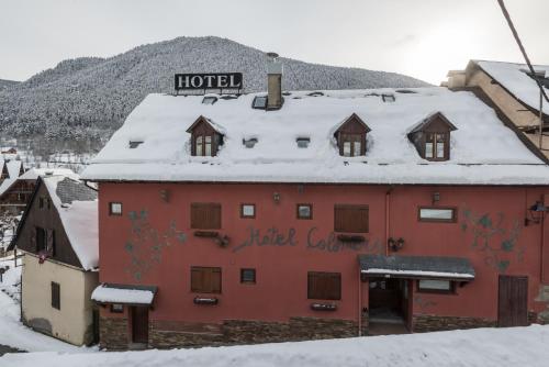 Hotel SNÖ Colomers talvella
