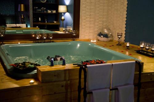 Phoenicia Grand