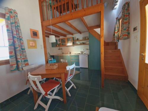 Cuisine ou kitchenette dans l'établissement Ktirakia Studios