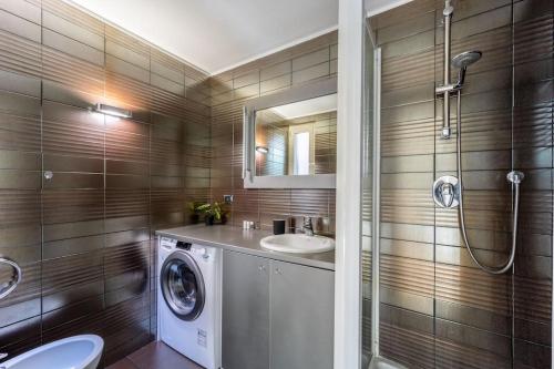 A bathroom at Napoleone's Nest - Elegant and Central