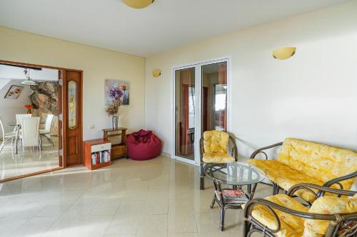 Gallery image of Golden bay in Bar
