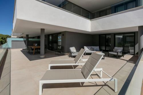 Amazing 4 bedroom Apt with pools + gym - RDR269