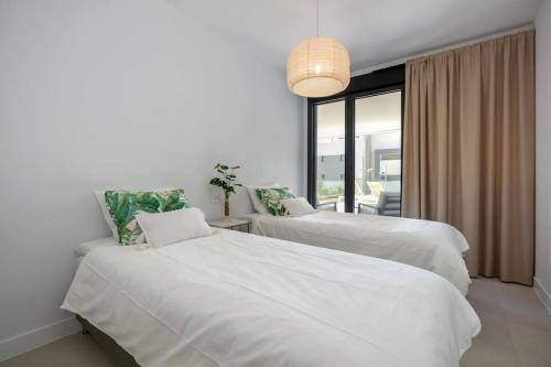 Amazing 4 bedroom Apt with pools + gym - RDR269