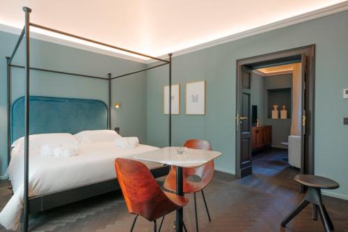 MoLo Suites photo 2