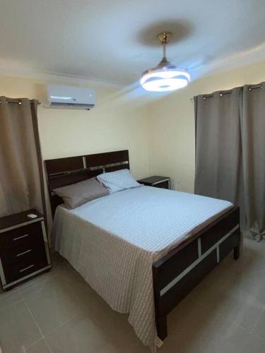 Postel nebo postele na pokoji v ubytování Three bedroom, two bath flat in San Isidro, Santo Domingo Este