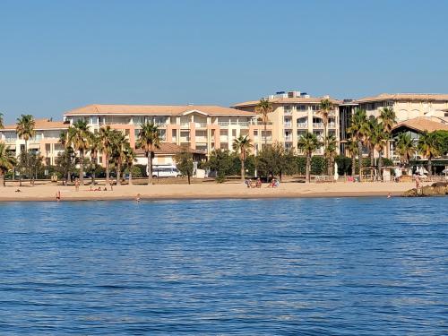 Port Frejus 1er etage de villa vue sur mer, 8-9 Pe
