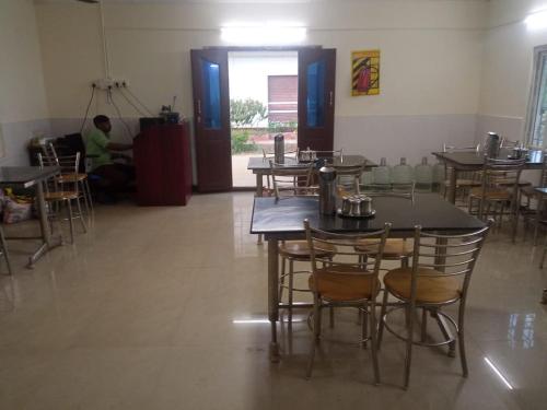 Ruang duduk di MARVEL RESIDENCY - MR ROOMS