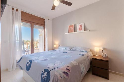 En eller flere senge i et værelse på Magnífica Casa Azahara by MarCalma