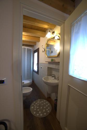 Ένα μπάνιο στο B&B Casa Perla