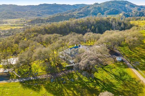 Alexander Valley Farmhouse – Photos 2