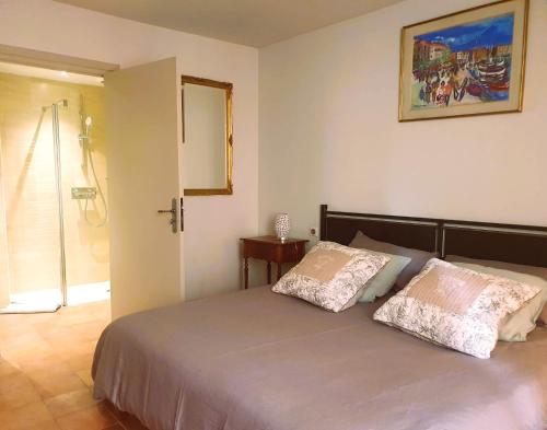 Postel nebo postele na pokoji v ubytování La petite hostellerie