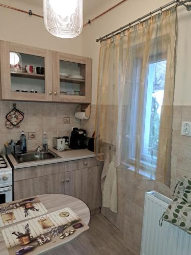 Dapur atau dapur kecil di Manilla Vendégháza