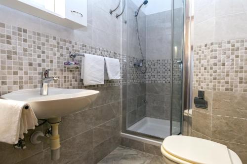 A bathroom at Pansion Alen - Dugi otok