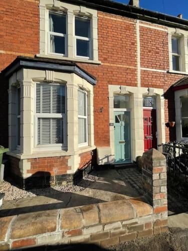 Gloucester Rd 2 mins away - Fab, new, trendy house photo 10