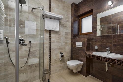 Bathroom sa Evita Hotel & SPA