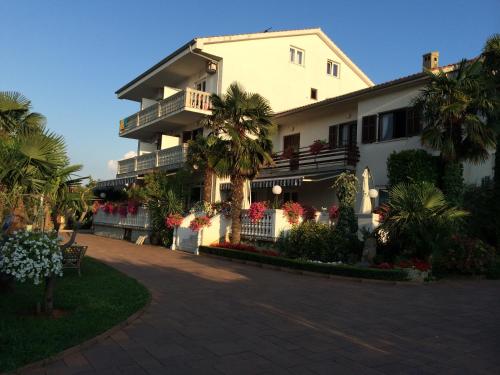 Gambar di galeri bagi Guest House Katarina di Malinska