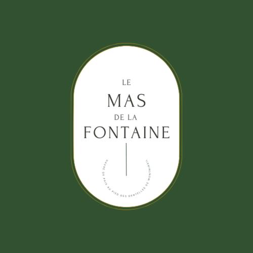 une étiquette pour une bouteille de parfum avec les mots hemos della foundation dans l'établissement Mas de la Fontaine, à Sarrians
