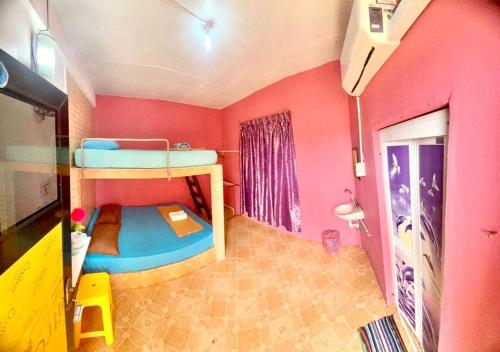 Кровать или кровати в номере Rumah Hentian Ayah
