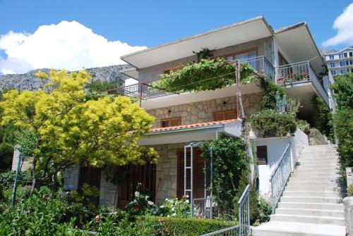 Apartments by the sea Brela, Makarska - 20778