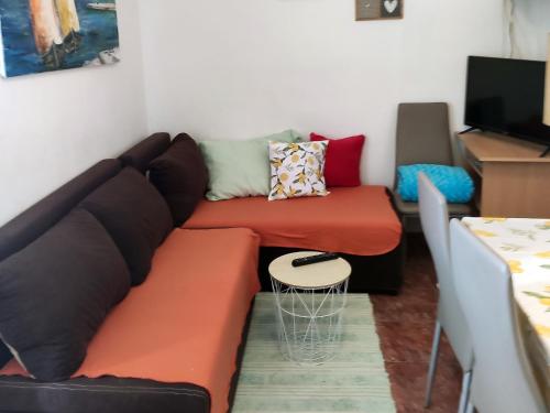 Apartments with parking space Supetar, Brac - 2856