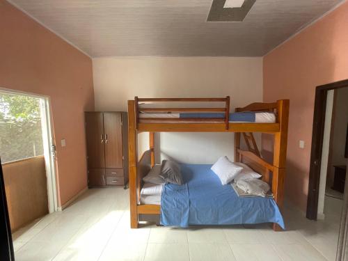 เตียงสองชั้นในห้องที่ Casa Campestre El Encanto