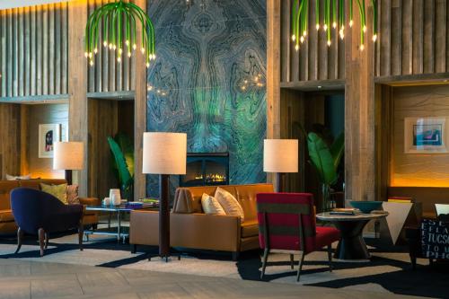 Kimpton Hotel Palomar Phoenix Cityscape, an IHG Hotel Image