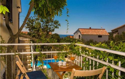 Awesome Home In Vinisce With Outdoor Swimming Pool, Wifi And 4 Bedrooms