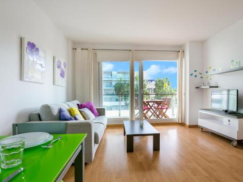 Bel appart. familial à Roses: 1,2 km plage, piscine, parking, proche commerces & supermarchés