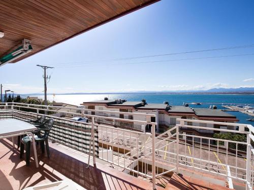 Apartamento Cómodo Vista Panorámica en Roses - ES-228-94