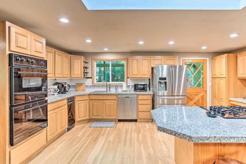 Gallery image of Cozy Washington Escape Near Hiking and Golfing! in University Place