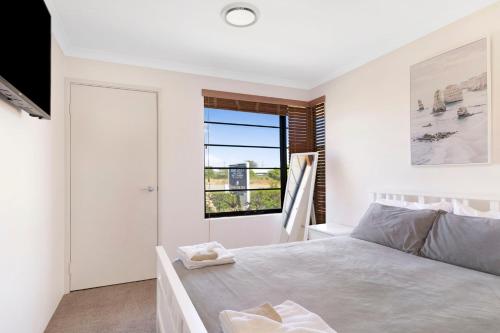 Una cama o camas en una habitación de Baudins of Busselton Bed and Breakfast - Adults only
