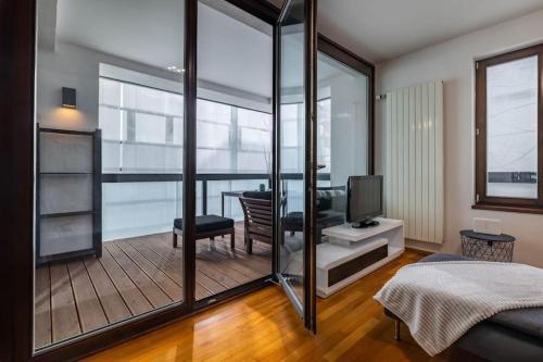 Modern spacious flat with a terrace and a parking