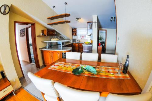 Kuchyň nebo kuchyňský kout v ubytování Apartments Marija Petricevic