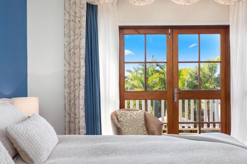 Säng eller sängar i ett rum på Villa Cavour - A Whole House Close to the Ocean
