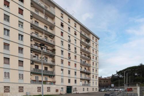 GuestHost - Sunny Apartment Piramide