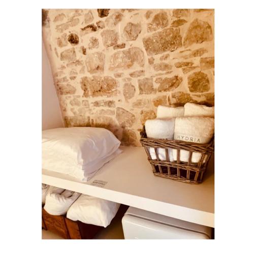 Galeriebild der Unterkunft Hydria Guest House Art Gallery Dimora d artista con terrazza e vasca idromassaggio nel cuore del borgo antico Artists Home with terrace and jacuzzi in the heart of the old town in Acquaviva delle Fonti