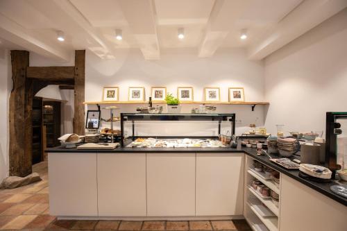 Una cocina o cocineta en Biohotel WildLand Natural Resort
