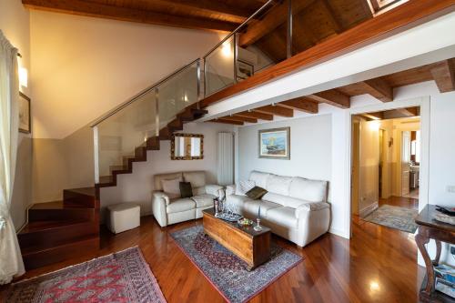Un lugar para sentarse en ROMANTIC LAKE VIEW HOUSE