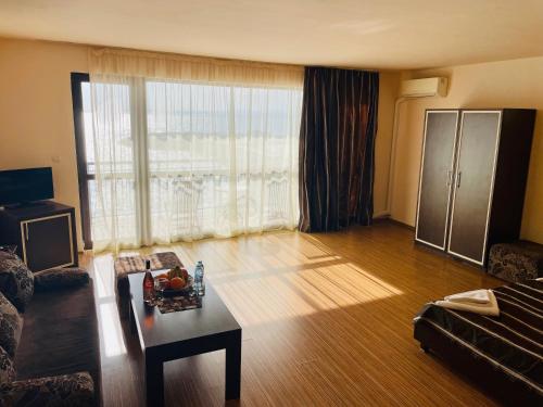 Gallery image of At the American's Hotel in Pomorie