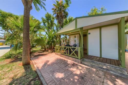 Gallery image of Glamping -Bungalows El Faro in Conil de la Frontera