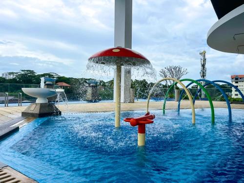 Piscina di Ramada Suites by Wyndham The Straits Johor Bahru o nelle vicinanze
