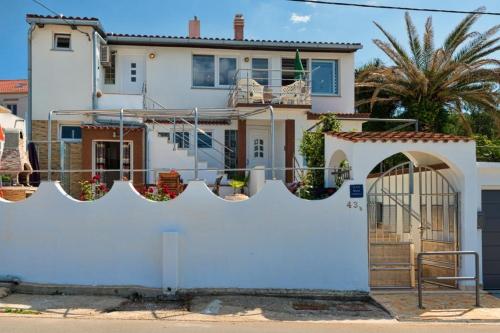 Apartment in Arbanija with sea view, balcony, air conditioning, WiFi 5138-1