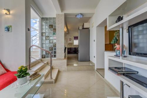 Apartment in Arbanija with sea view, terrace, air conditioning, WiFi 5138-2