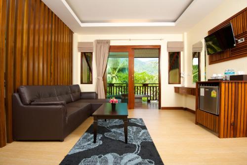 Gallery image of Wind Beach Resort in Ko Tao