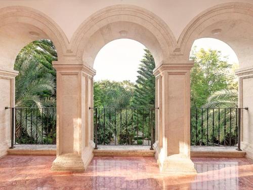 Taman di luar Babil Bahceleri - Gardens of Babel
